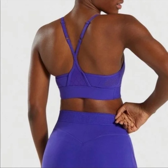 NEW!! GYMSHARK WOMENS
GEO MESH SPORTS BRA - Picture 2 of 4